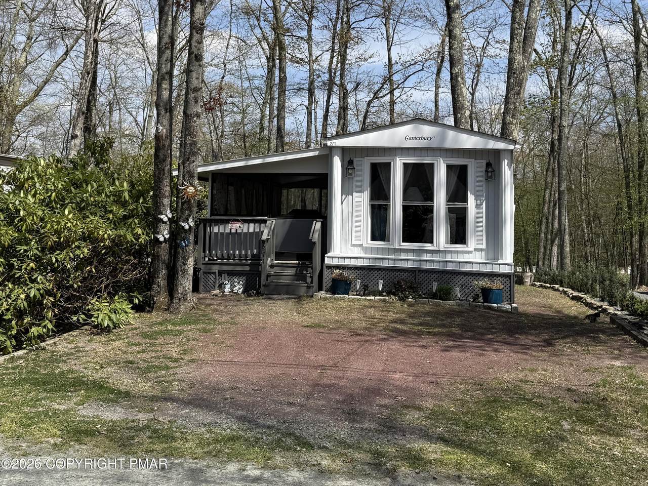115 Crescent Drive - Photo 1
