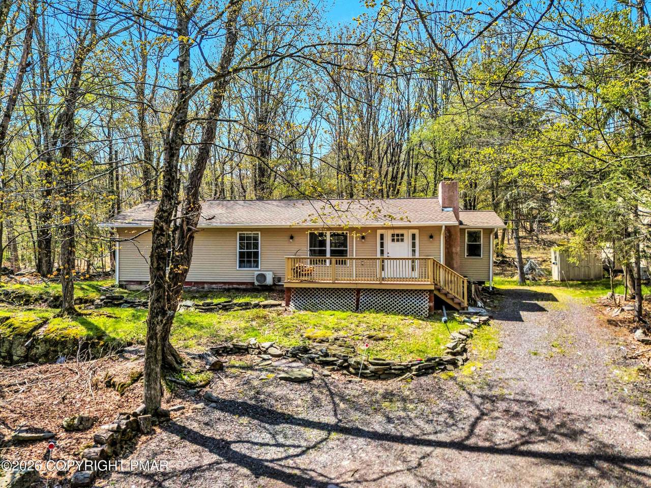 287 Lakeview Drive - Photo 1