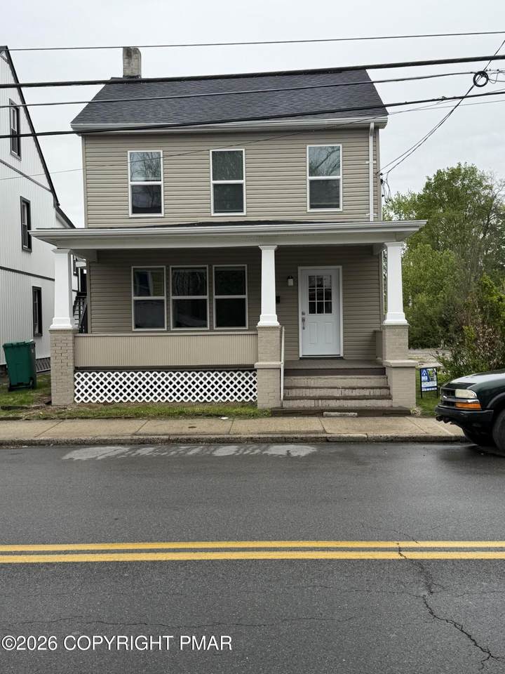 121 9th Street - Photo 1