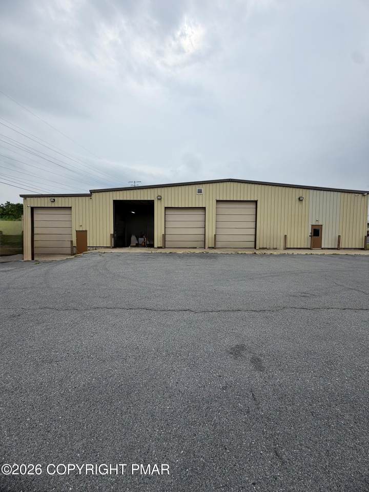 4440 Spring Hill Drive - Photo 1