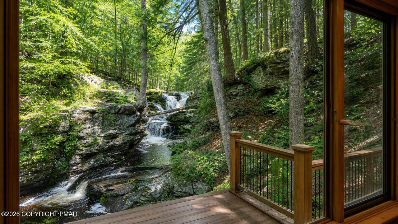 https://bt-photos.global.ssl.fastly.net/pocono/1280_boomver_1_PM-142450-2.jpg