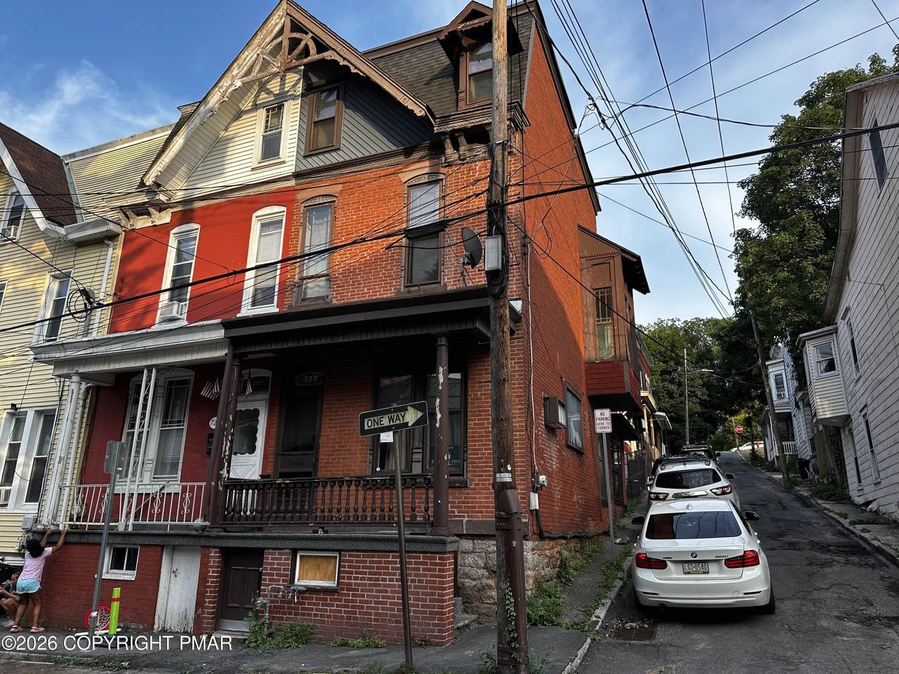 729 Norwegian Street - Photo 1
