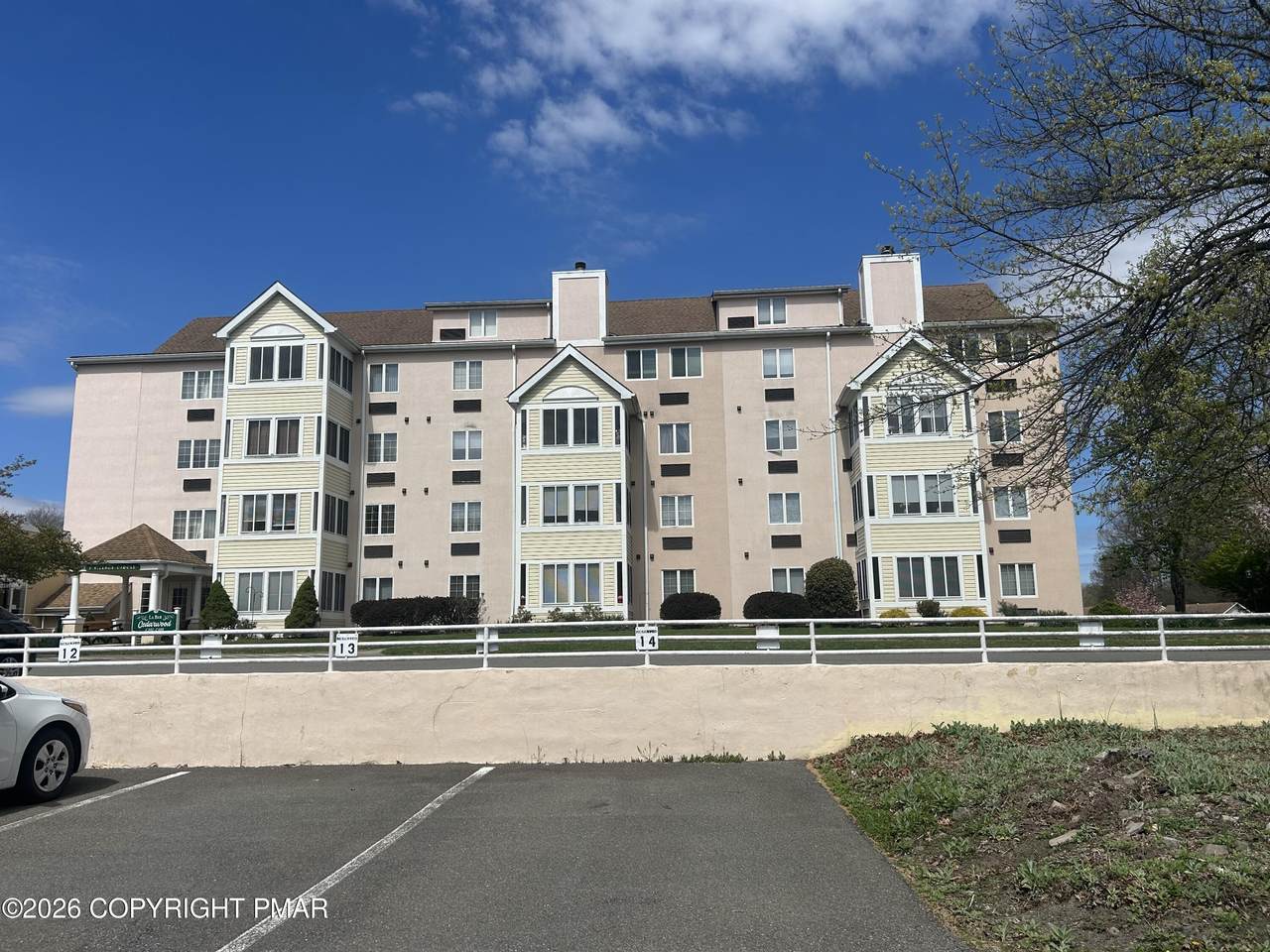 3 Village Circle - Photo 1