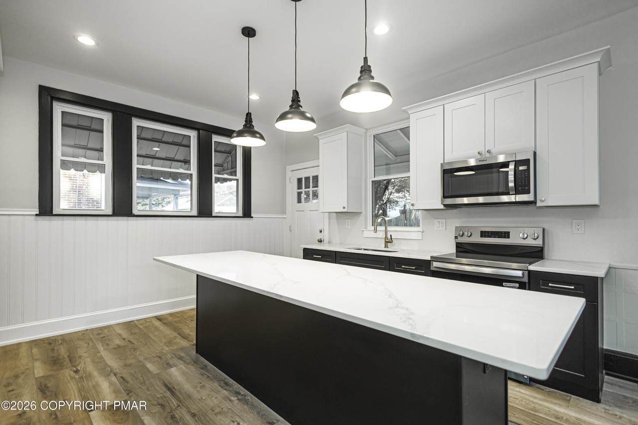 51 11th Avenue - Photo 1