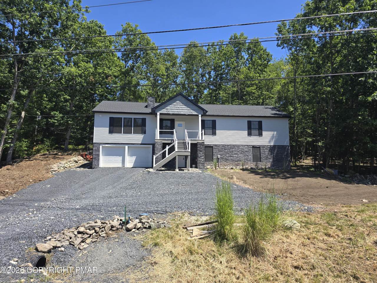 211 Brentwood Drive - Photo 1