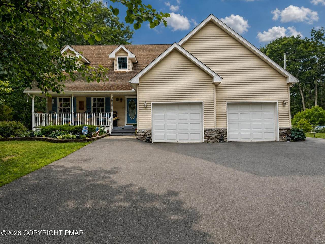 215 Maple Ridge Drive - Photo 1