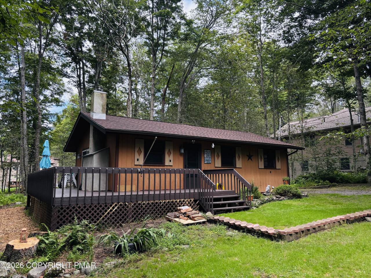 112 Sunset Drive - Photo 1