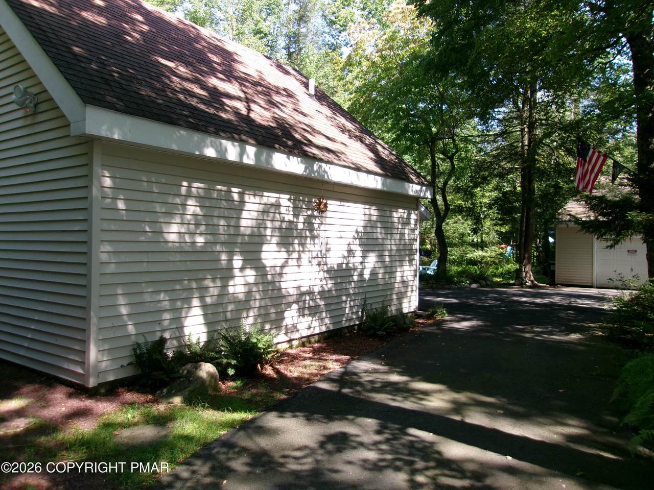 https://bt-photos.global.ssl.fastly.net/pocono/1280_boomver_1_PM-144233-2.jpg