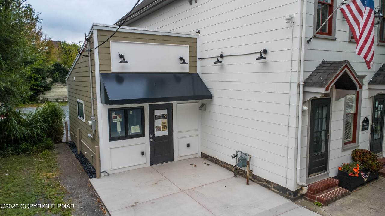 605 Monroe Street - Photo 1