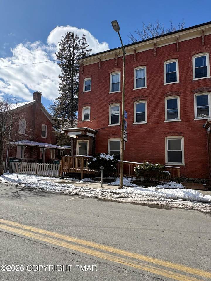 27 7th Street - Photo 1