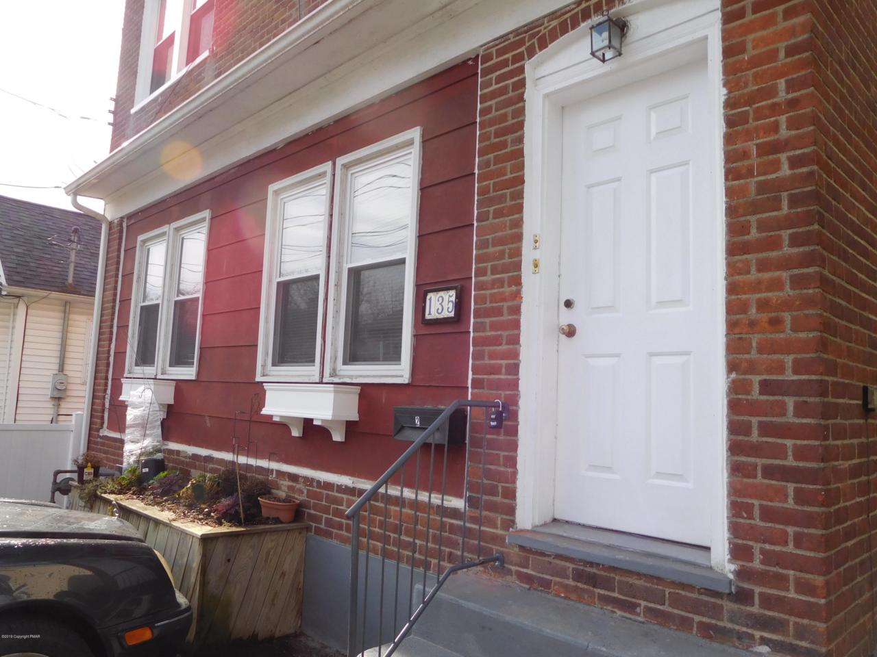 135 Elizabeth St - Photo 1