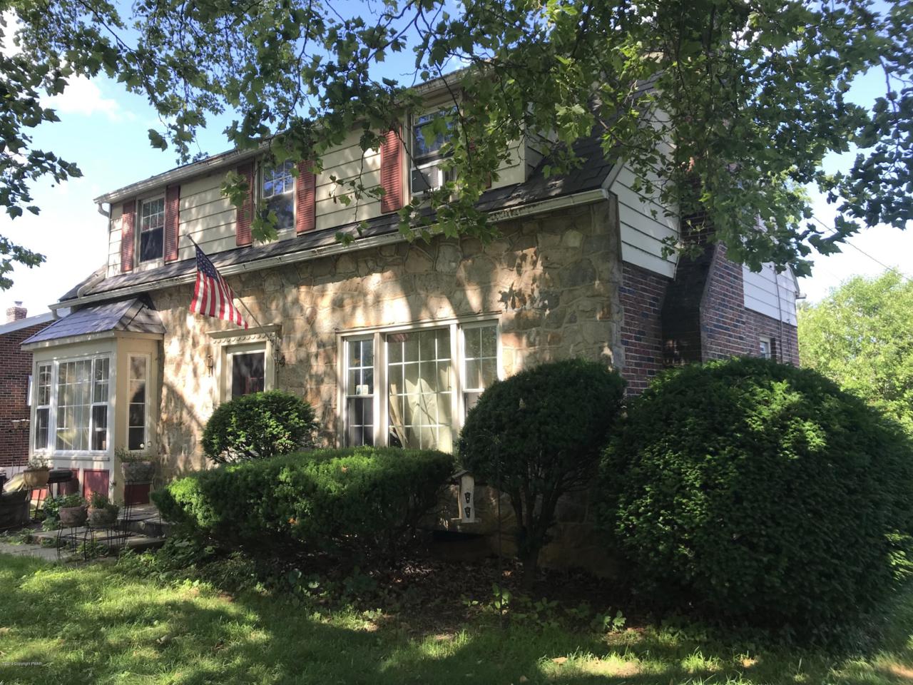 2310 Montgomery St - Photo 1