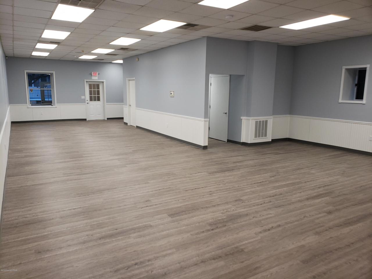 135 Garibaldi Ave - Photo 1