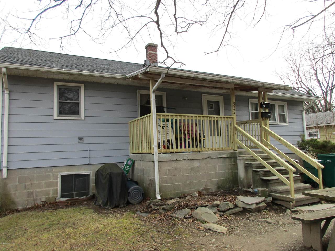 522 Oak St - Photo 1