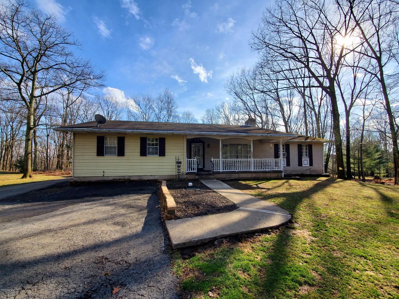 126 Tannenbaum Way - Photo 1