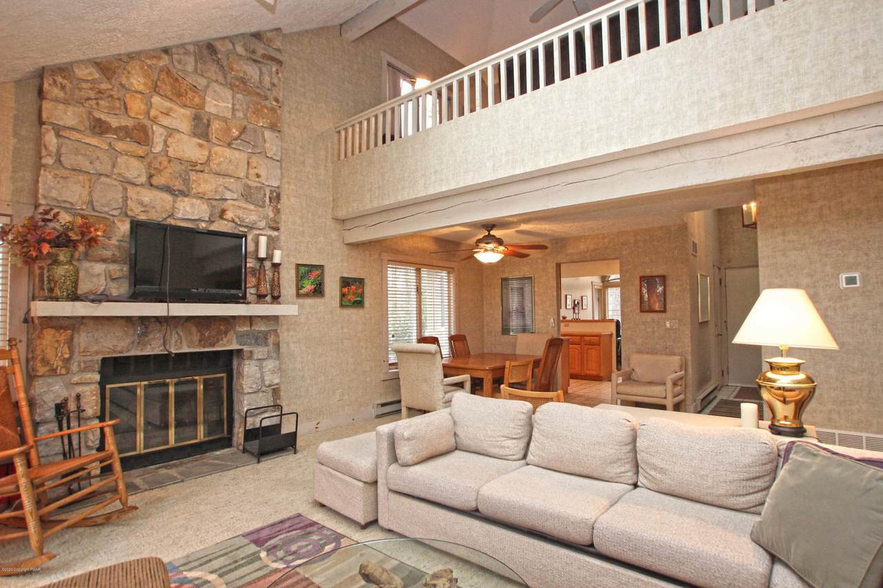 842 Crest Pines Ln - Photo 1 842 Crest Pines Ln - Photo 1