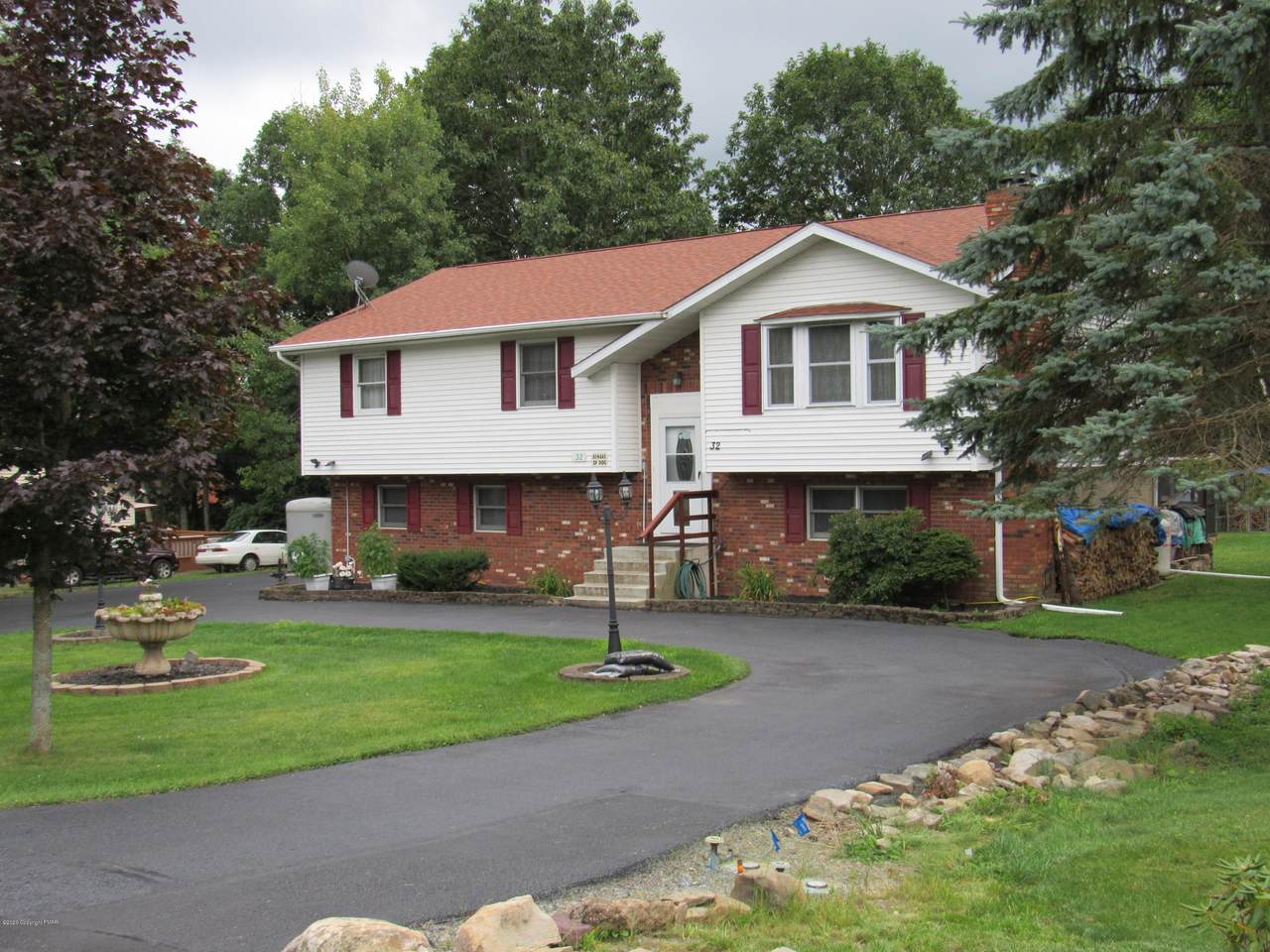 32 Summit Dr - Photo 1
