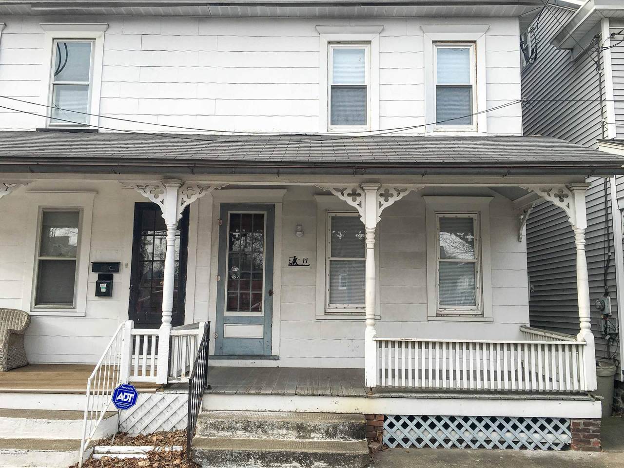 17 10th St - Photo 1