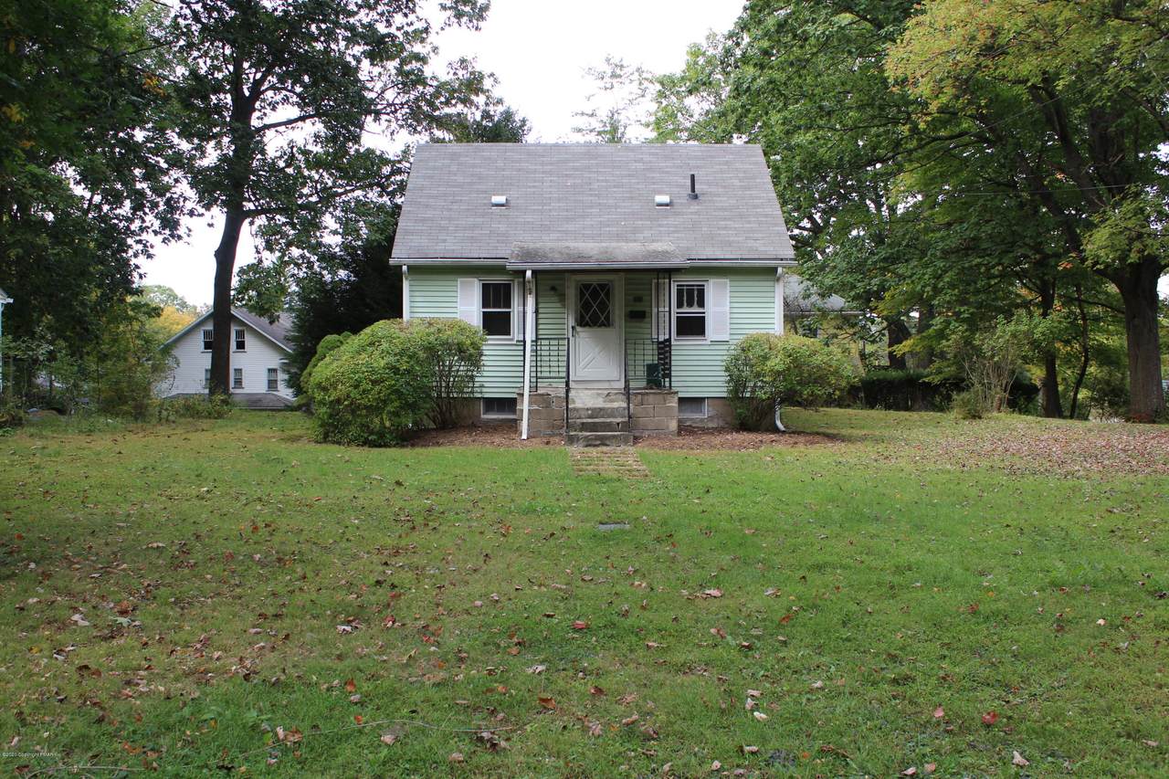 235 Drake St - Photo 1