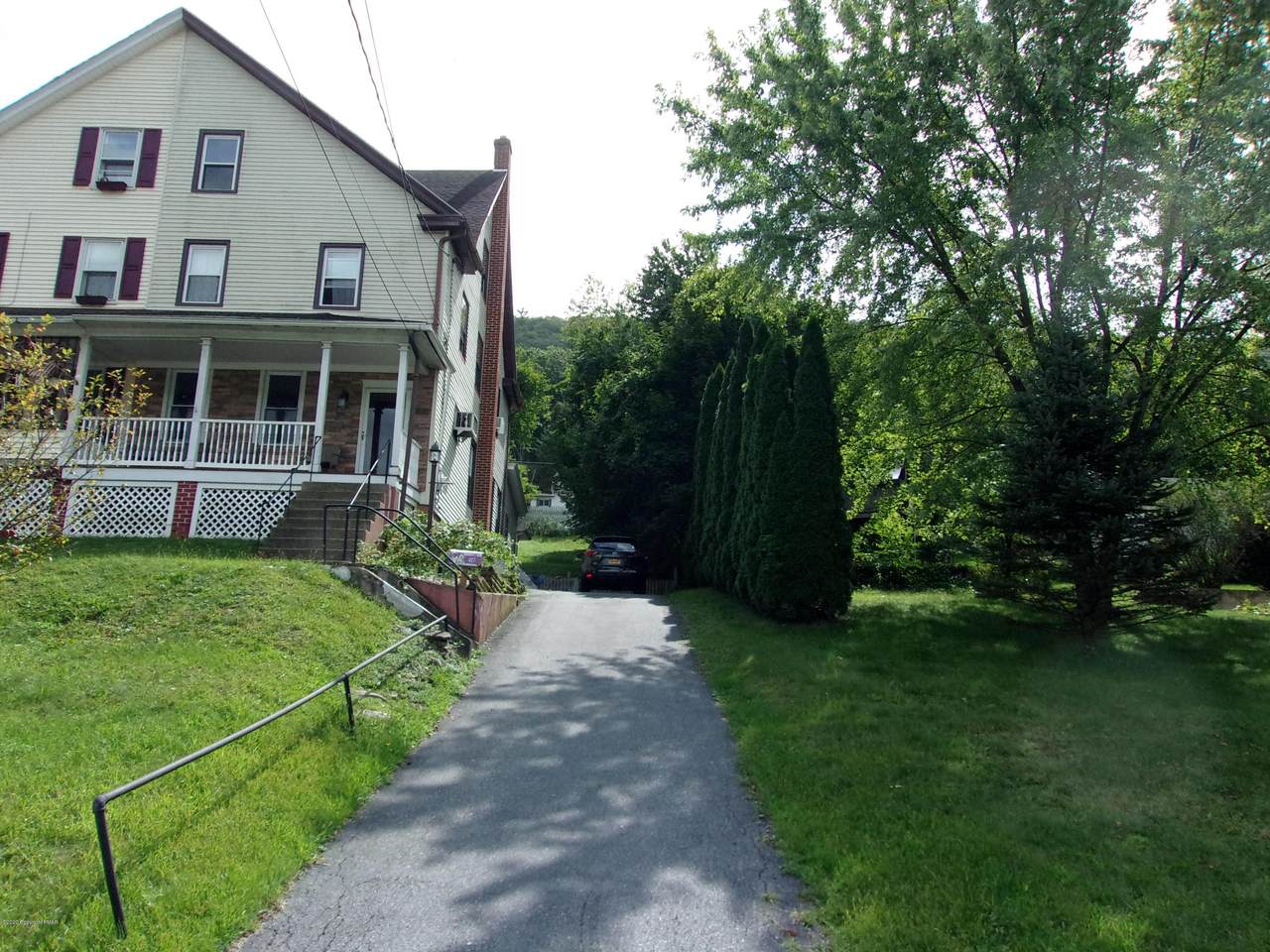 417 Center St - Photo 1