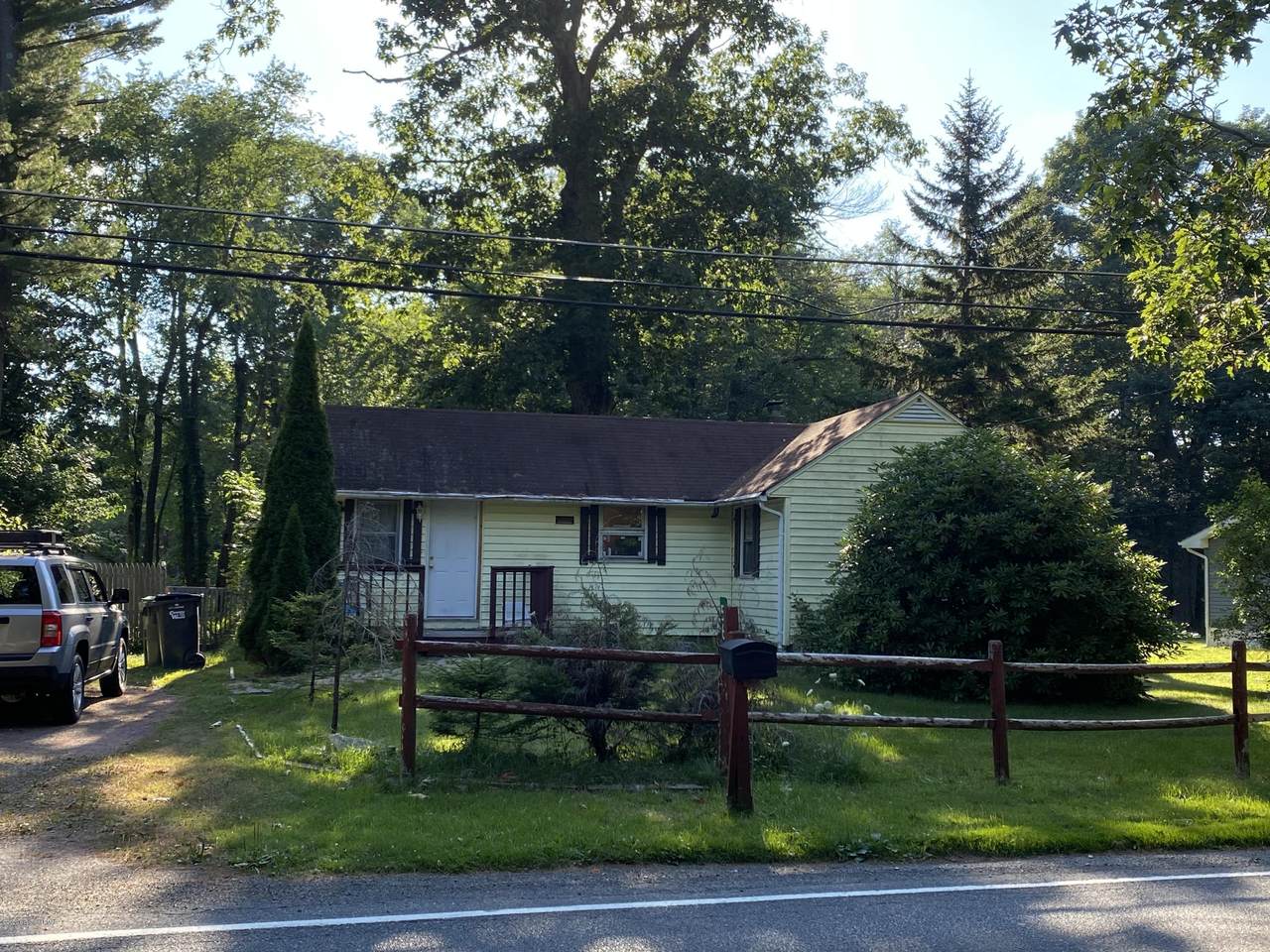 568 Hemlock Dr - Photo 1