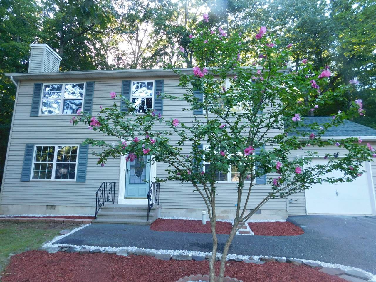 1109 Hunters Woods Dr - Photo 1