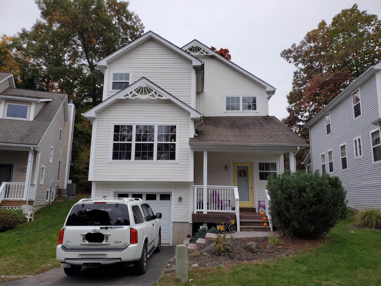202 Hawthorne Village Ct - Photo 1