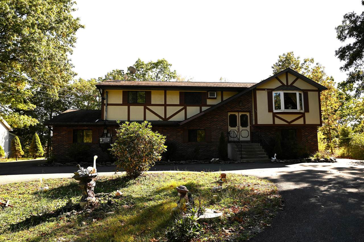 86 Lower Lakeview Dr - Photo 1