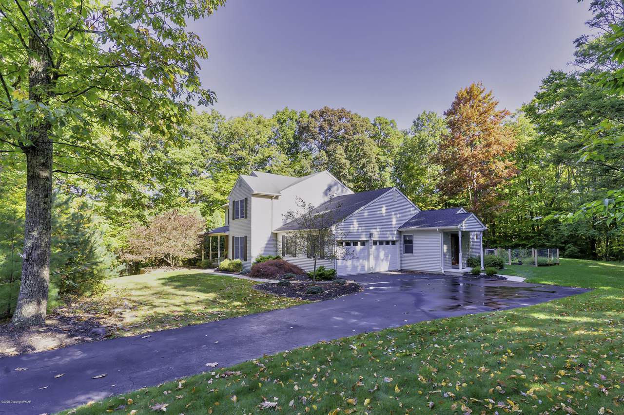1256 Woodstock Dr - Photo 1