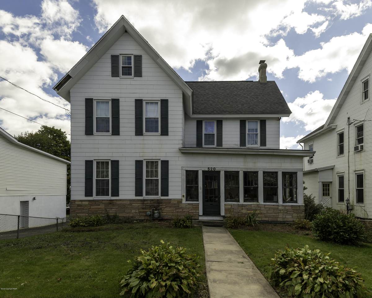 520 Center St - Photo 1