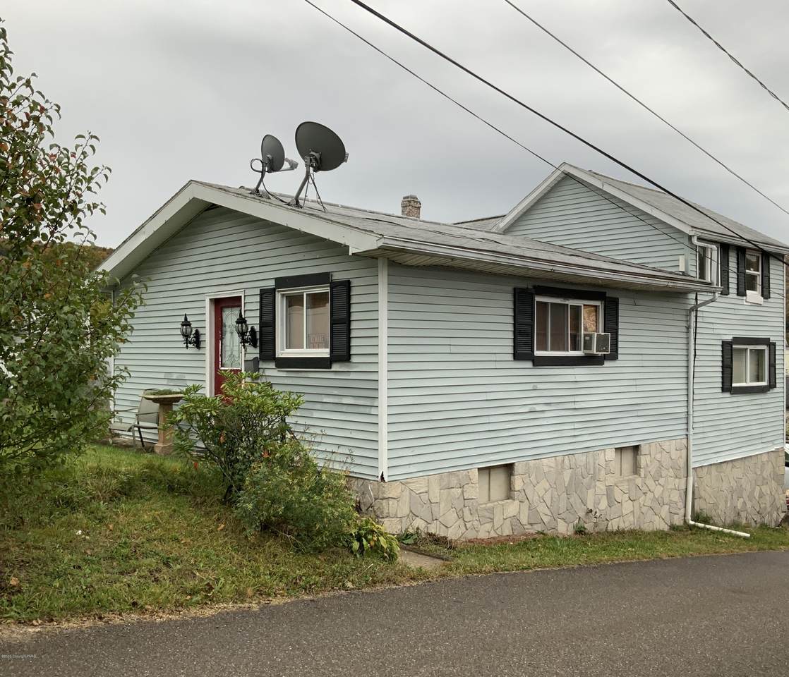 310 Oak St - Photo 1