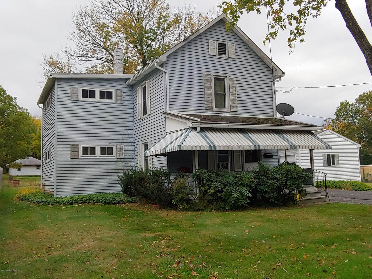 705 Phillips St - Photo 1