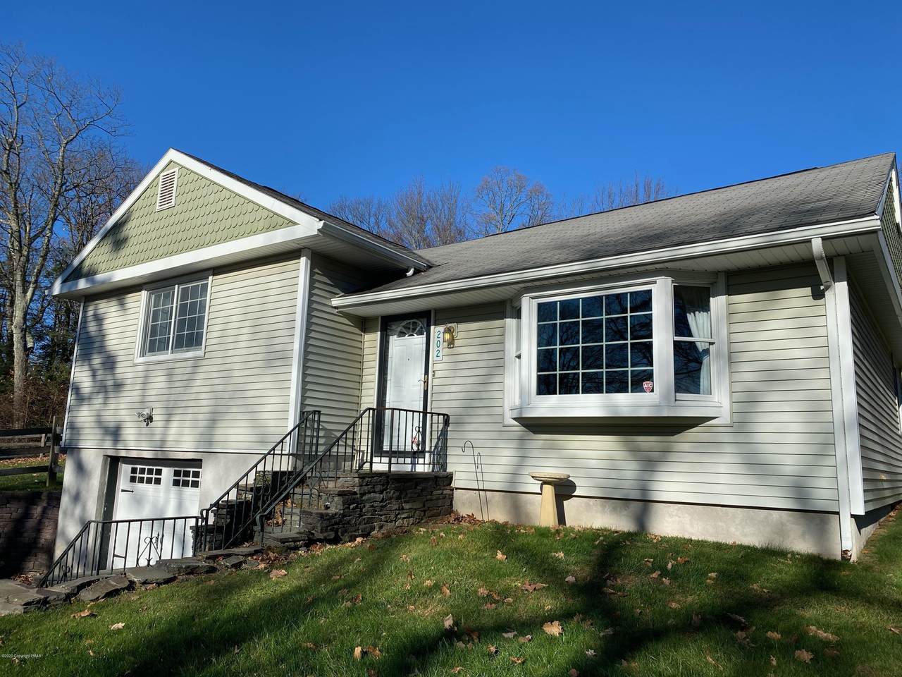 202 Park Ave - Photo 1