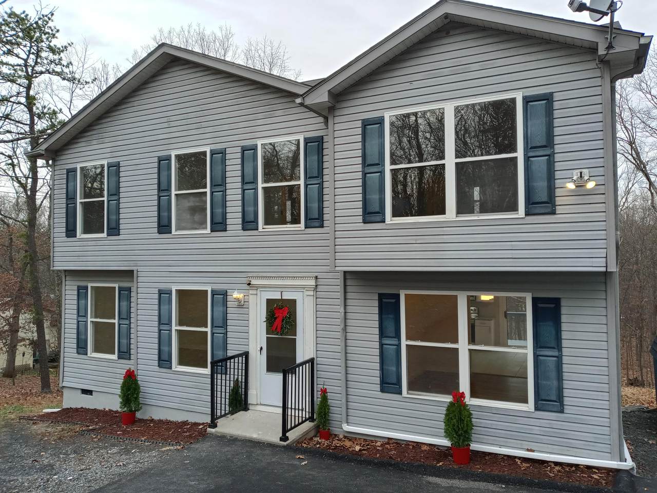 153 Clubhouse Dr - Photo 1