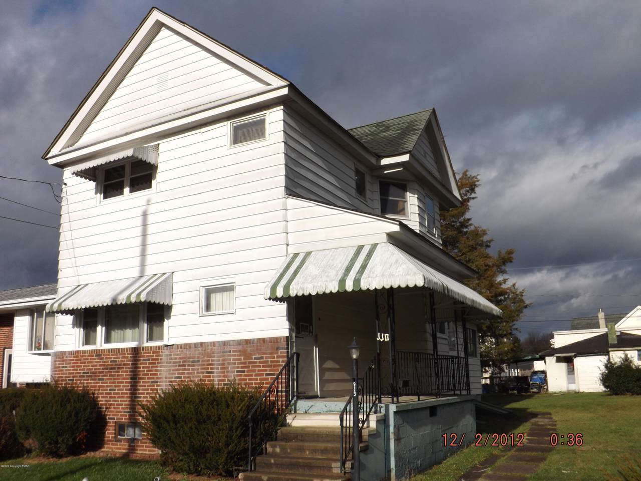 913 Washington St - Photo 1