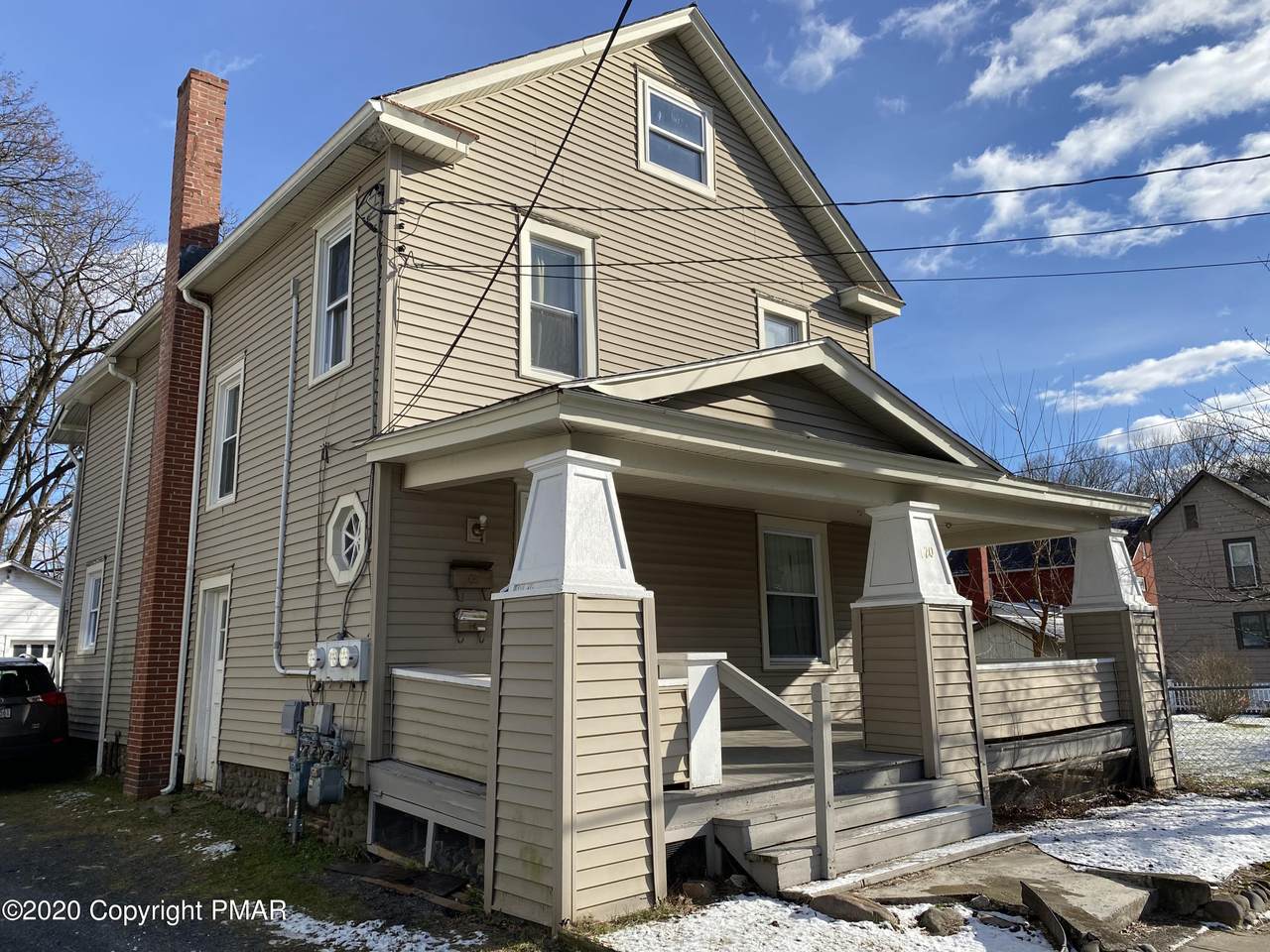 120 Elizabeth St - Photo 1