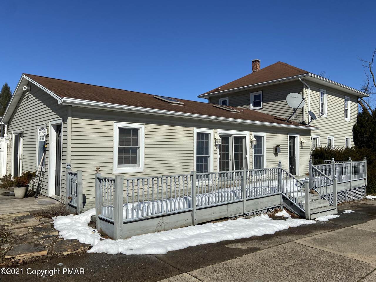 414 9Th St - Photo 1