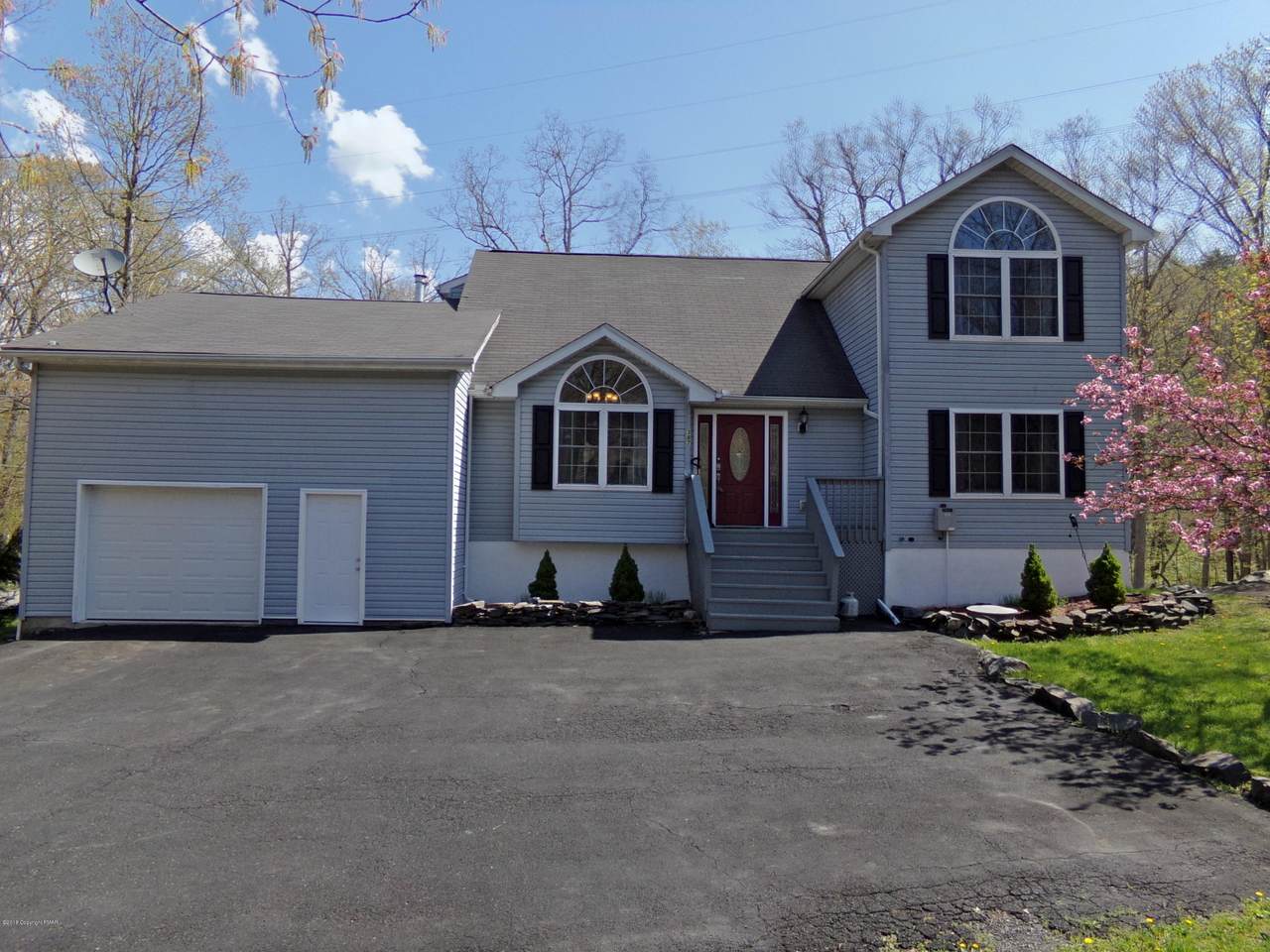 387 Saunders Dr - Photo 1