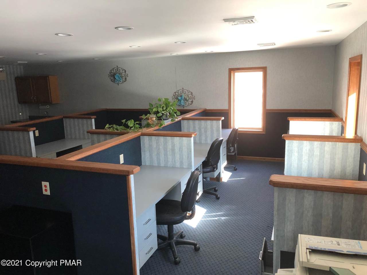 696 Seven Bridge Rd, 2nd Floor Right - Photo 1