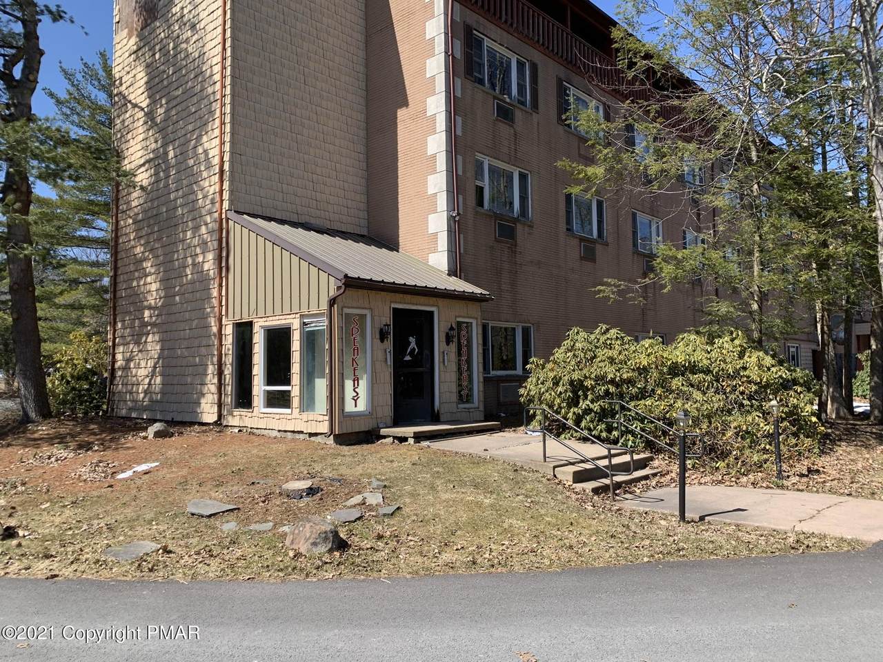 390 Manor Dr., Commercial Unit ''E - Photo 1