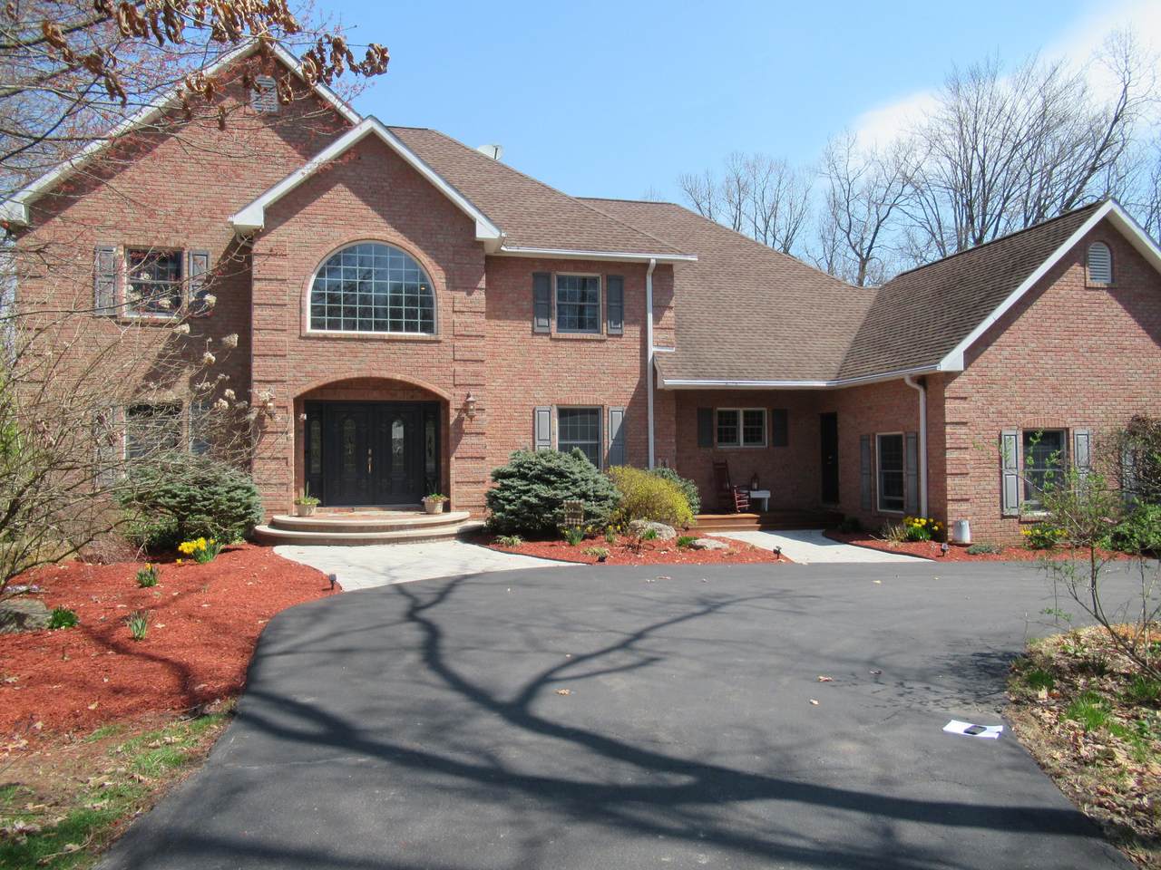 340 Goshen Ave - Photo 1