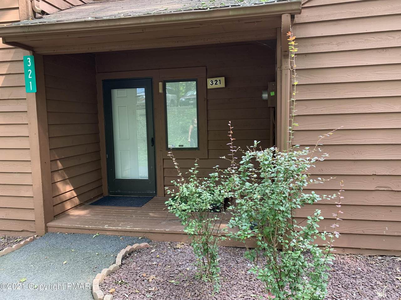 321 Crewe Ct - Photo 1