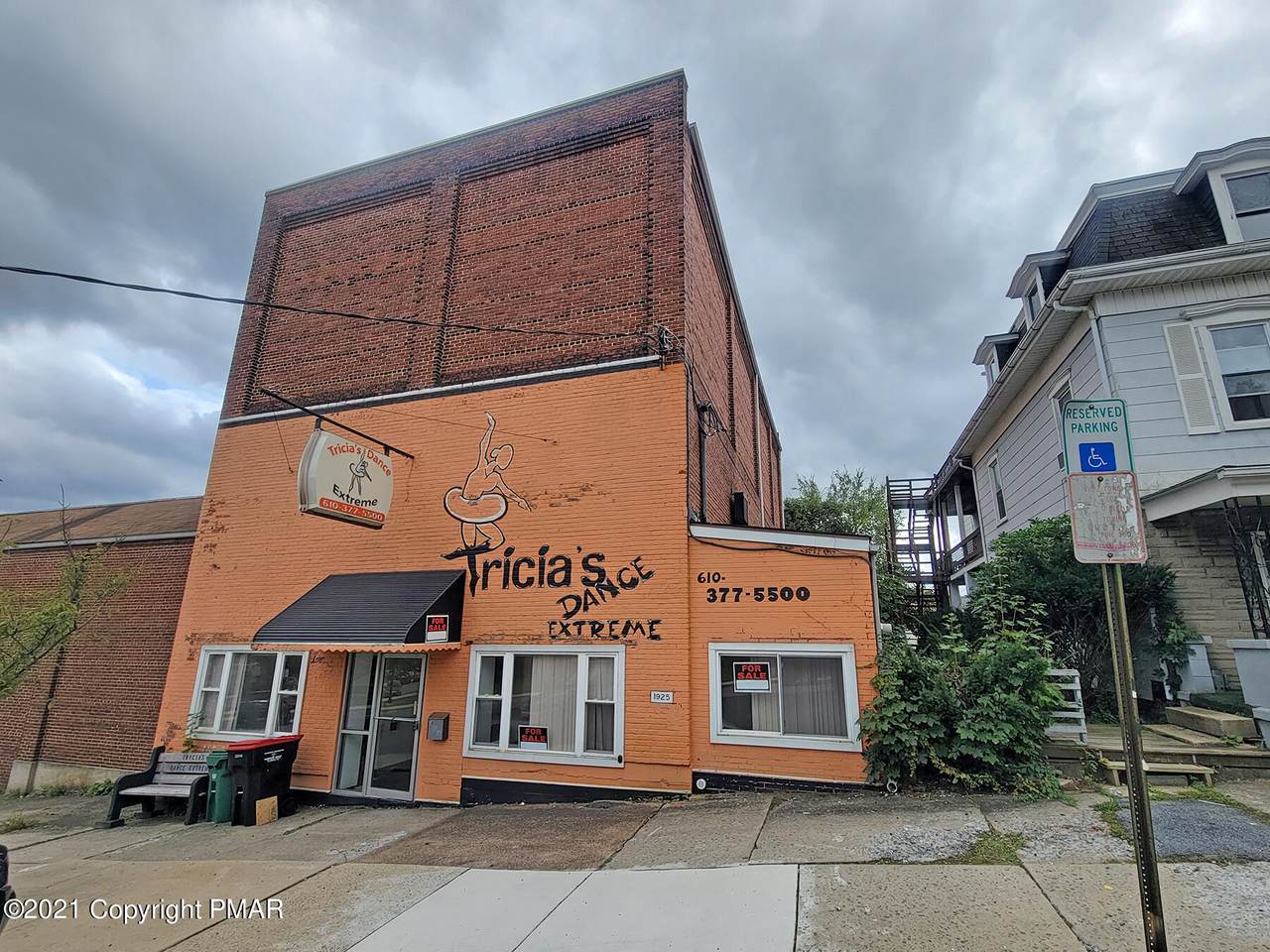 211 South St - Photo 1