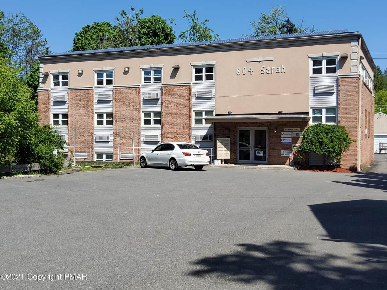 804 Sarah St, Suite 202 - Photo 1