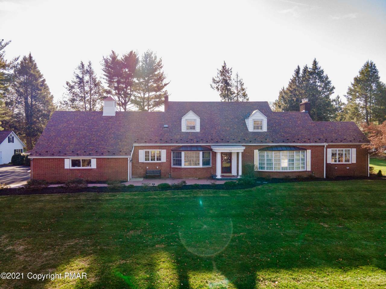 968 Robin Hood Dr - Photo 1