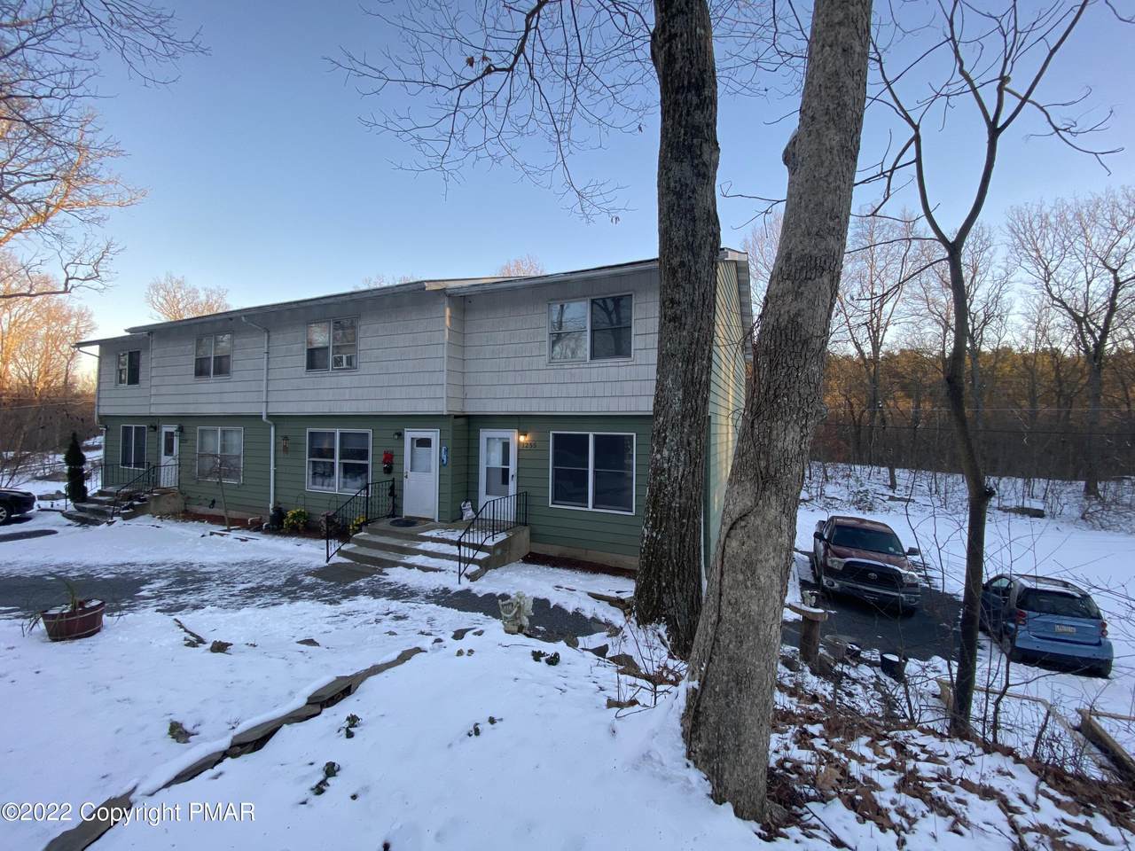 1255 Chateau Dr - Photo 1