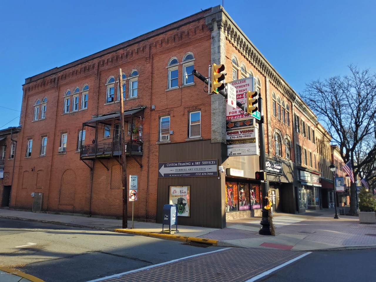 586 Main St, Suite 5 - Photo 1