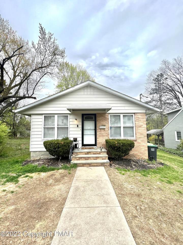 132 Lee Ave - Photo 1