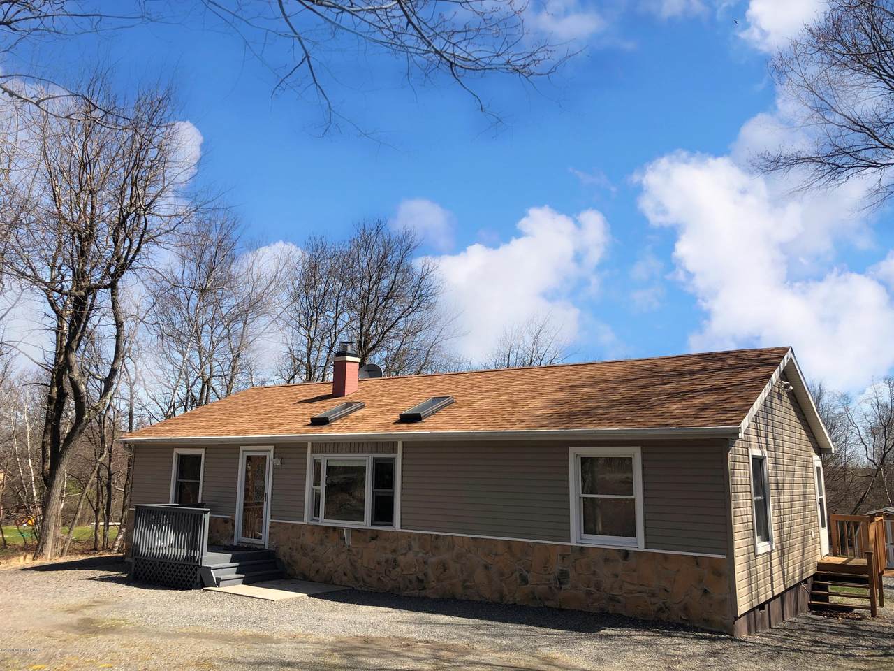526 Scenic Dr - Photo 1