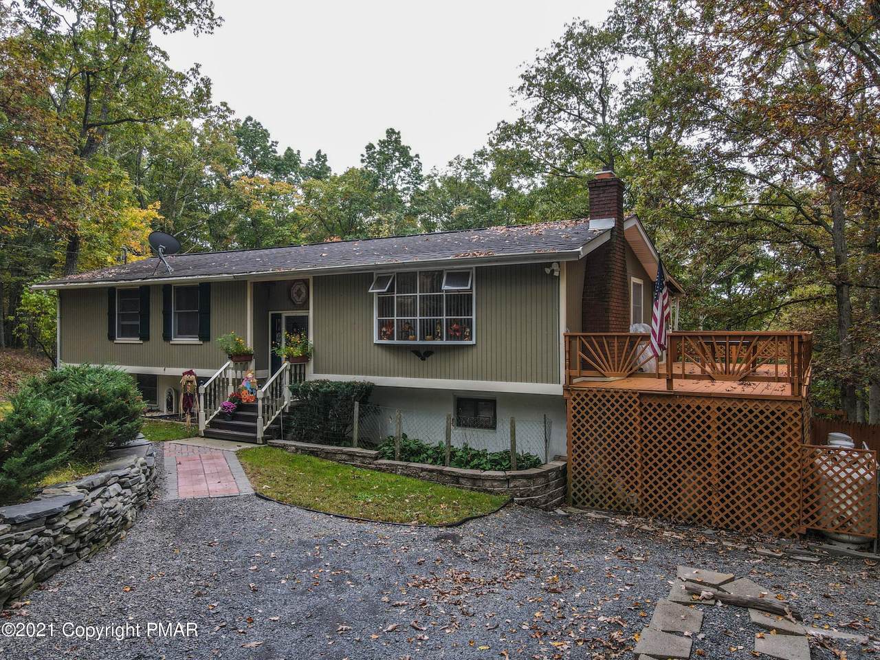 2193 Spring Dr - Photo 1